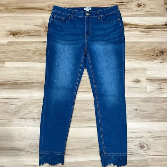 Haute Hippie Mid Rise Medium Wash Denim Jeans with Lace Hem Women’s 12 - Picture 3 of 6